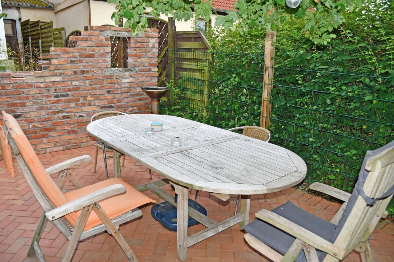 Ferienwohnungen Im Gutshaus Gnies Exterior photo